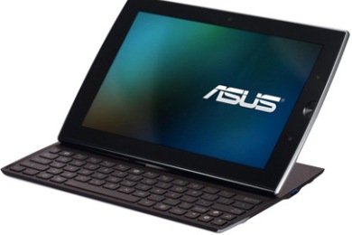 januari 2011: 110105-a <td>Deze Androidtablet is bij ASUS voortgekomen uit de gedachte dat  gebruikers het beste willen van een tablet en een notebook, dus deze  10,1 inch tablet heeft een fysiek QWERTY-toetsenbord. Daarnaast heeft de  tablet een NVIDIA Tegra 2 processor, een 1.2MP camera voorop, een 5MP  camera achterop en een capacitief IPS-scherm.</td> </tr> </tbody> </table> <h4>ASUS Eee Pad Transformer</h4> <p>Deze tablet met een 10,1 inch capacitief scherm is bedoeld voor mensen die graag een lichte tablet willen om onderweg te gebruiken. De tablet zal een aangepaste interface hebben die draait op Honeycomb. Verder zal ook deze tablet draaien op de NVIDIA Tegra 2 processor en ASUS spreekt zelfs over HD video-conferences. De camera voorop is, net als die op 
de Eee Pad Transformer, 1,2MP en daarmee is het inderdaad mogelijk om beelden in HD vast te leggen. De camera achterop is 5MP en de tablet beschikt ook over een mini-HDMI poort om 1080p-video te kunnen weergeven op bijvoorbeeld een televisie. De tablet heeft een bijzondere accesoire: een keyboard waar je tablet op kan klikken, waardoor de batterij zestien uur meegaat en de tablet kan functioneren als een soort laptop.</p> <h3>ASUS Eee Pad MeMO</h3> <p>Deze tablet PC is gericht op maximale mobiliteit met zijn 7,1 inch scherm. Net als de eerder genoemde tablets, beschikt ook dit ding over Honeycomb en een capacitief scherm. Bij de MeMO wordt echter een stylus geleverd, waardoor de tablet ideaal is om notities te maken. De tablet heeft een micro-HDMI poort die het mogelijk maakt om 1080p-video direct weer te geven op bijvoorbeeld een televisie.</p> <p style=
